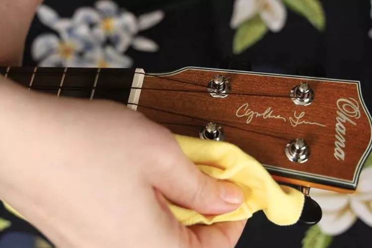 Cleaning the Ukulele