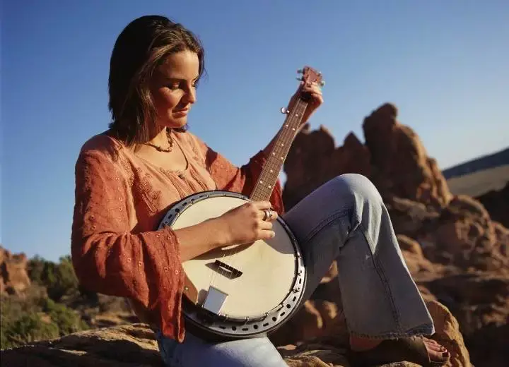 Is it easier to learn banjo or ukulele