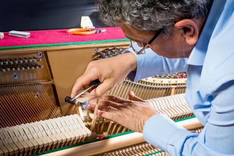 How long does it take to restring a piano