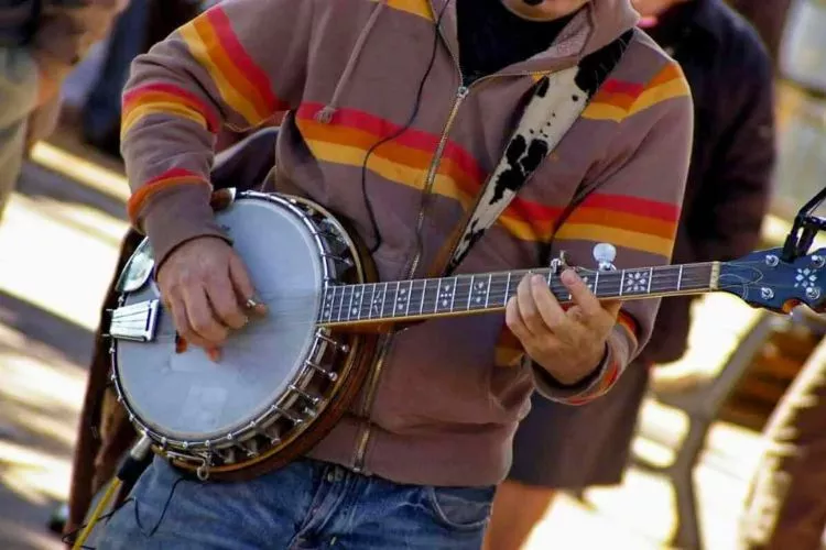 What is the Easiest Type of Banjo to Play?