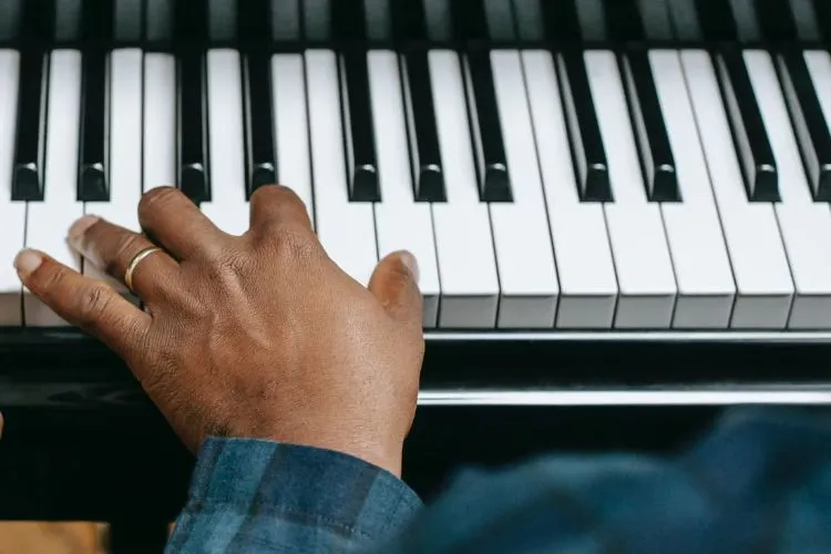 Strategies for Left-Handed Piano Playing