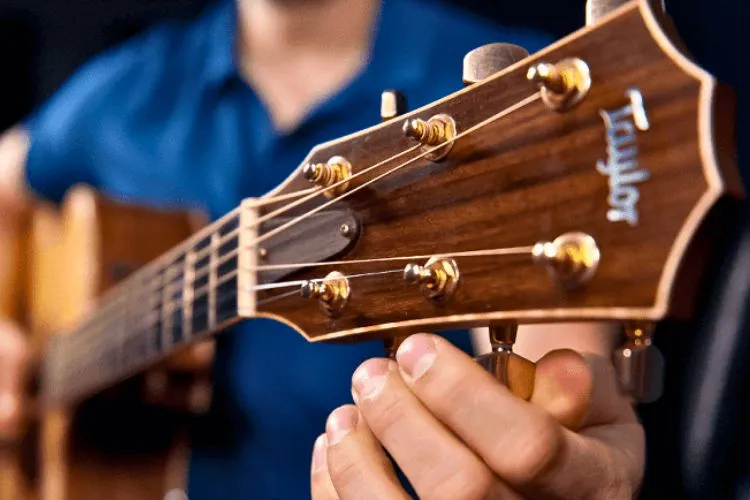 The Mechanics of Tuning Your Guitar